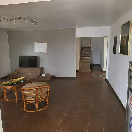 ゲストハウス Montana Luna House With