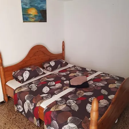 ゲストハウス Montana Luna House With